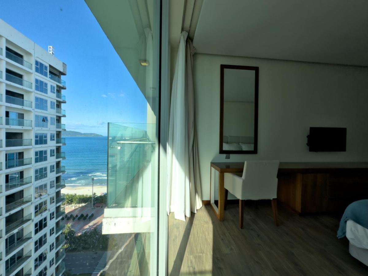 Stunning Apartments Across My Khe Beach ! Rooftop Pool & Gym Da Nang Eksteriør bilde