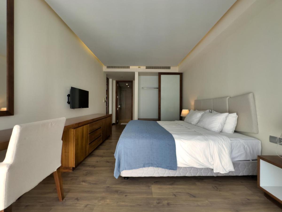 Stunning Apartments Across My Khe Beach ! Rooftop Pool & Gym Da Nang Eksteriør bilde