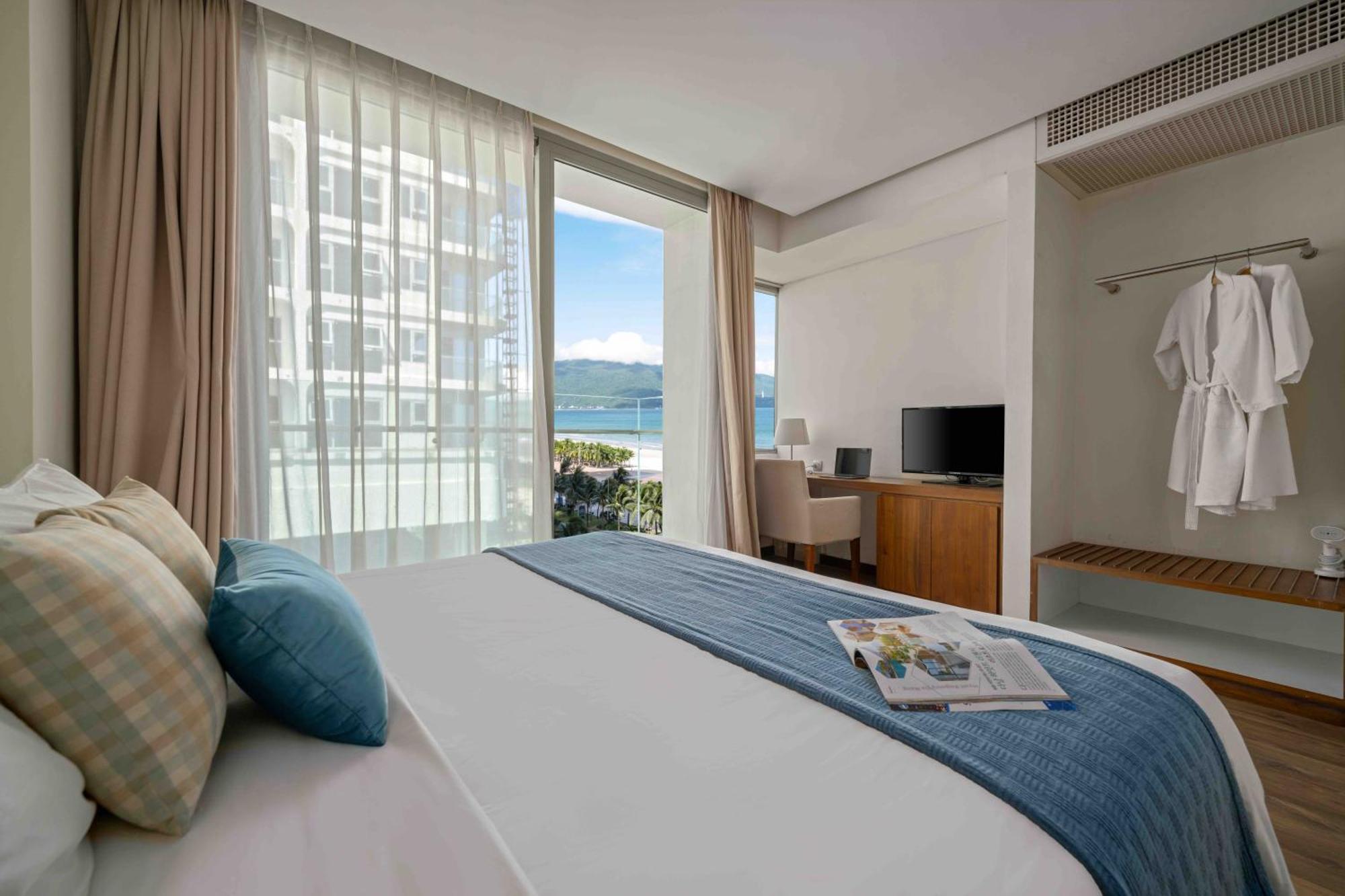 Stunning Apartments Across My Khe Beach ! Rooftop Pool & Gym Da Nang Eksteriør bilde